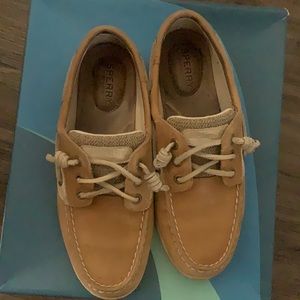 Super comfy sperrys!